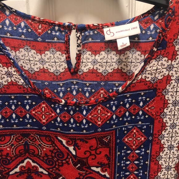 Dress Barn Size Large Blouse w/tie bottom - Picture 3 of 4